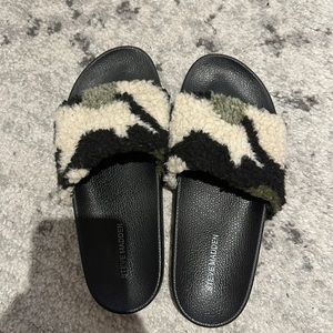 Steve Madden slides